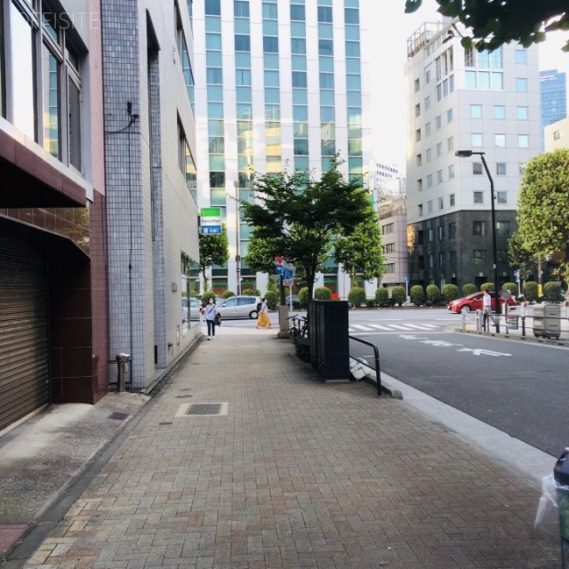 玉井ビル ビル前面道路