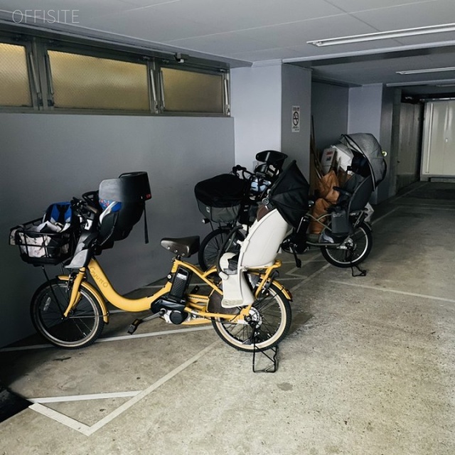 三翔ビル本郷 駐輪場
