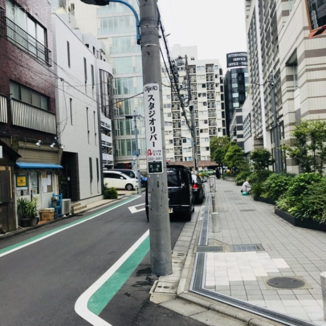 金子ビル ビル前面道路