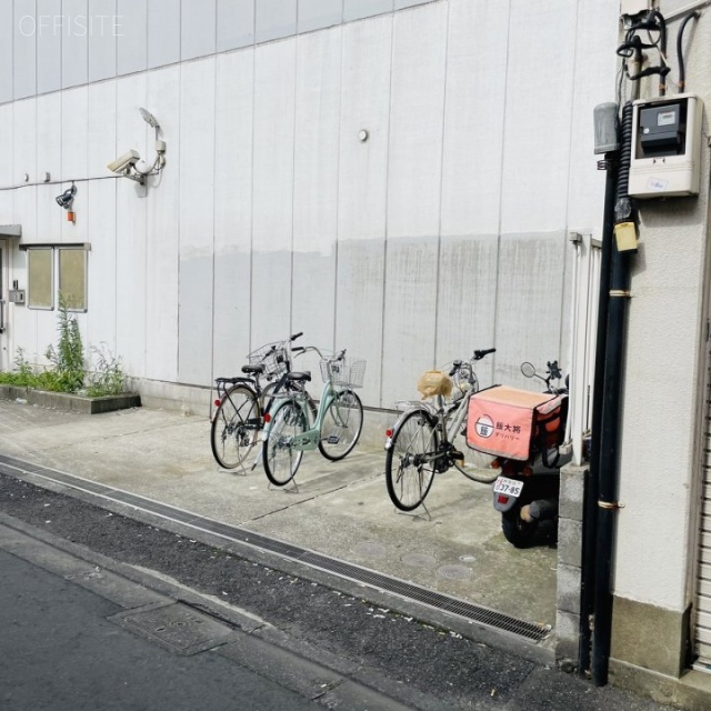 マルハン新宿店ビル 駐輪スペース