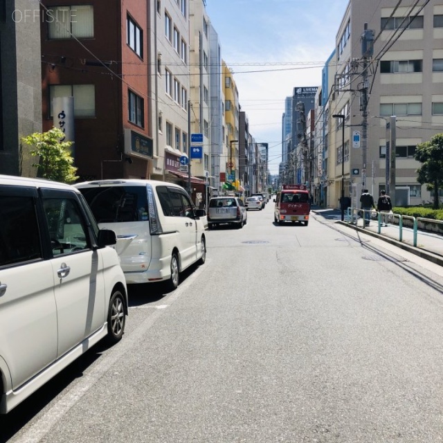 サンクス神田ビル ビル前面道路