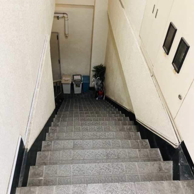 東海神田ビル エントランス