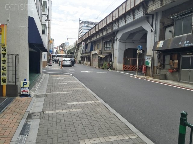 TAKビル ビル前面道路