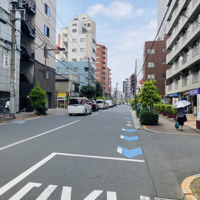 三井ビル ビル前面道路