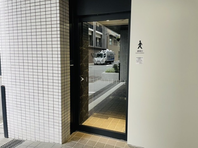 住友神保町ビル　通用口