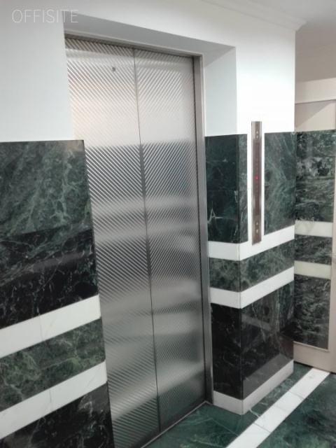 コスモタワービル エレベーター