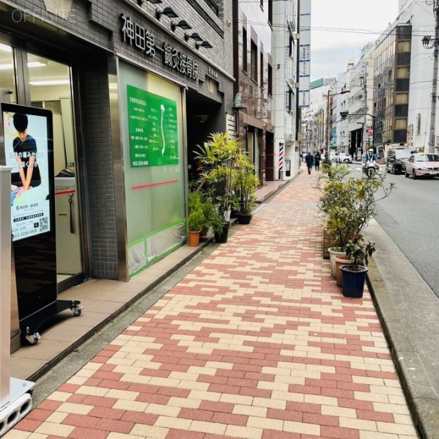 石垣ビル ビル前面道路