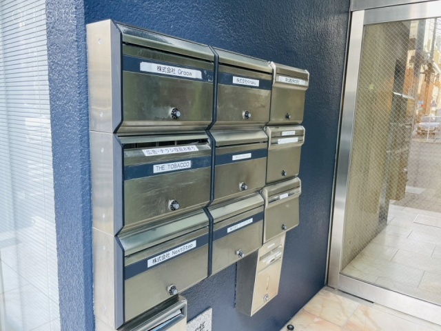 リベラ岩本町 エントランス