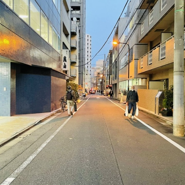 ナカノ九段南ビル ビル前面道路