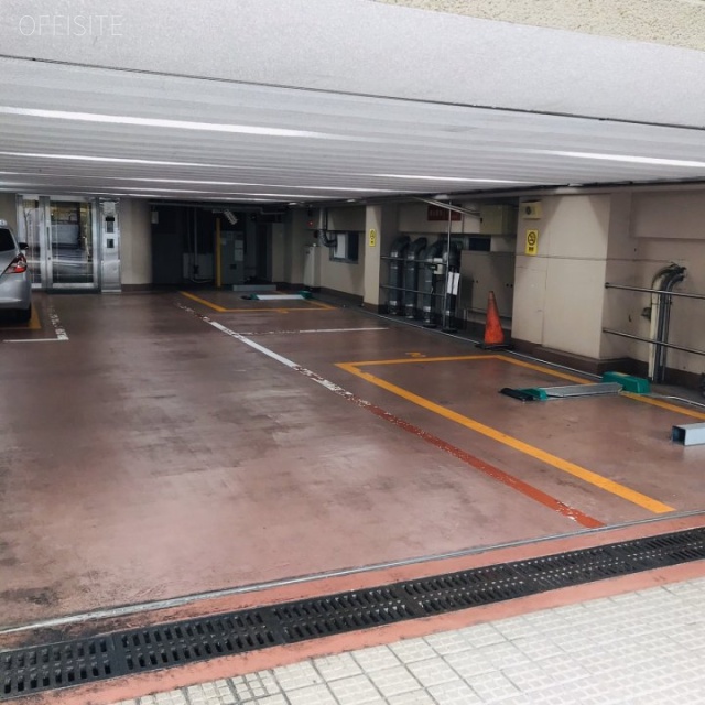 赤坂コマースビル 駐車場