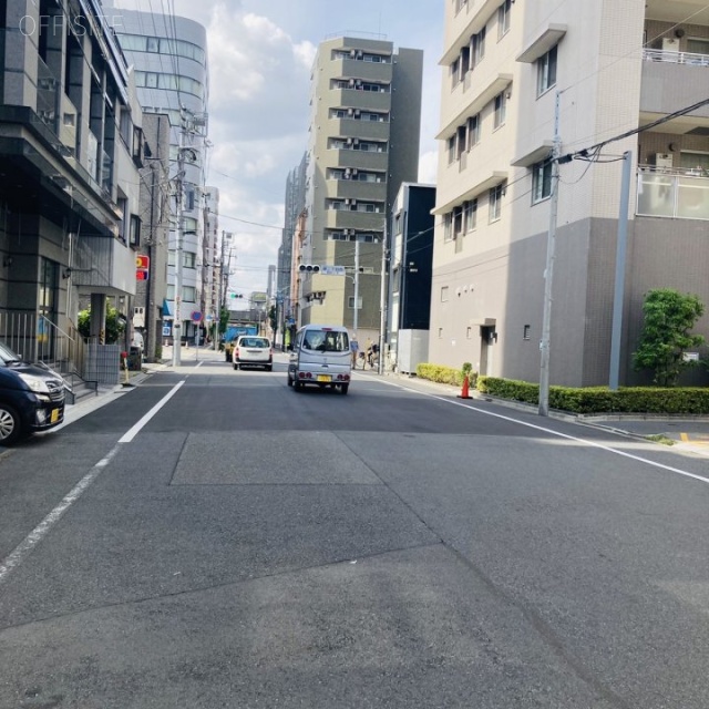 照田ビル ビル前面道路