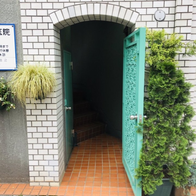 アイアンビル エントランス