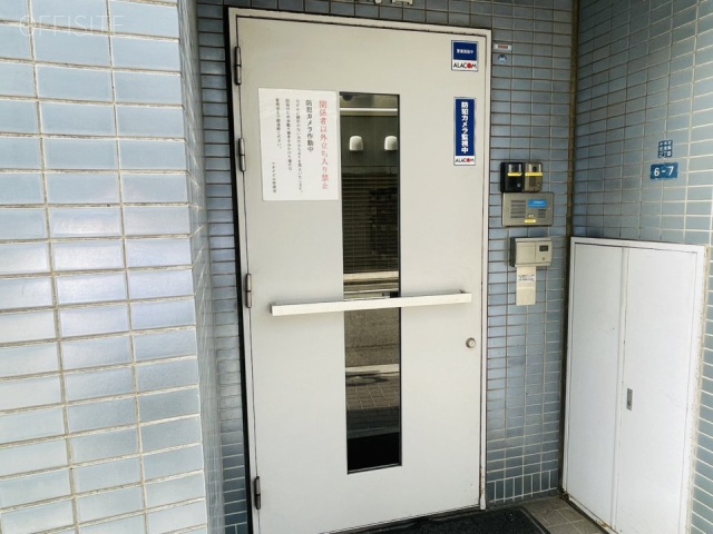 マタイビル　通用口