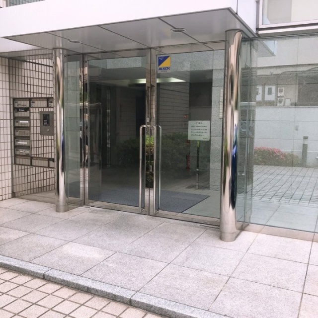 青山野末ビル　エントランス