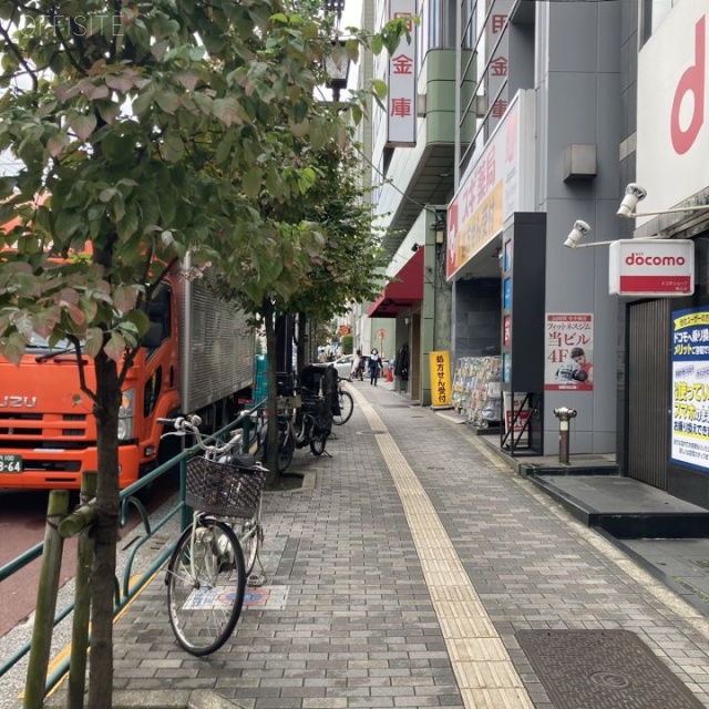 東宝駒込ビル ビル前面道路