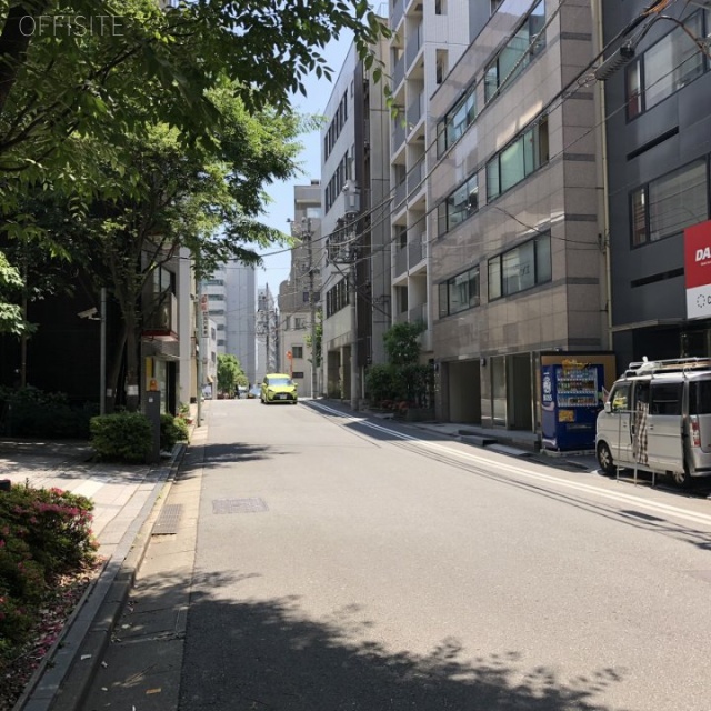 牧原ビル ビル前面道路
