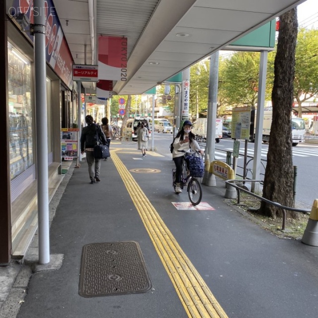 マンション荻窪 ビル前面道路