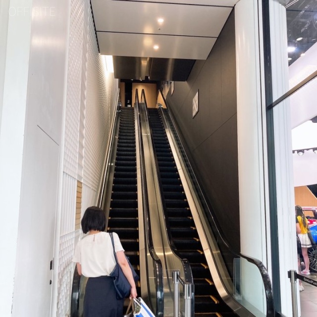 GINZA PLACE エスカレーター