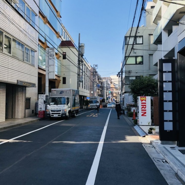 篠原ビル ビル前面道路