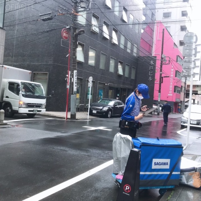 ONEST神田スクエア ビル前面道路