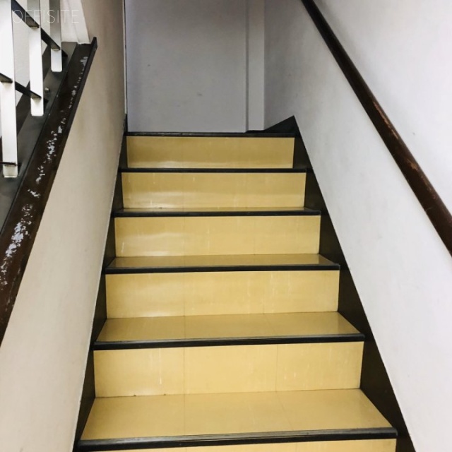 古山ビル 階段