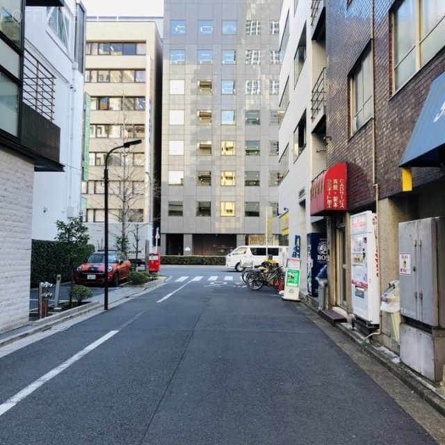 川名ビル ビル前面道路