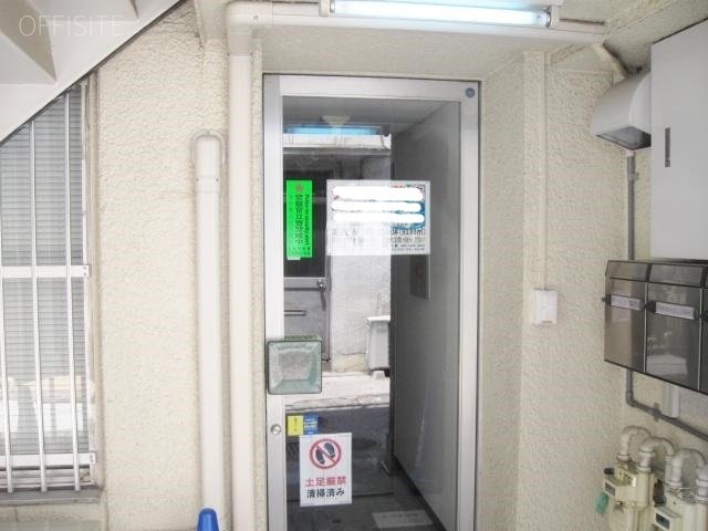 高信(タカシン)ビル エントランス