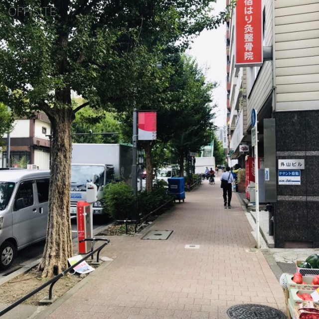 カツラビル　ビル前面道路