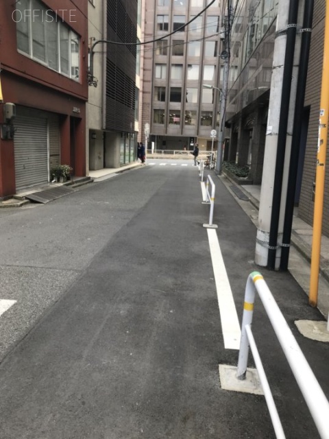金剛マンション ビル前面道路