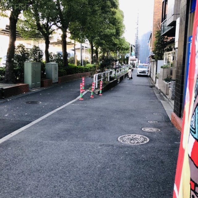 TMKビル ビル前面道路