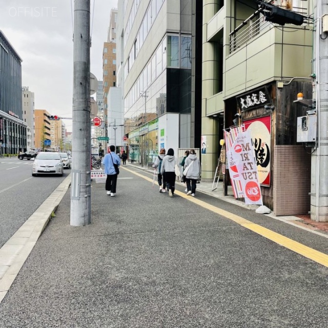 第6税経ビル　前面歩道