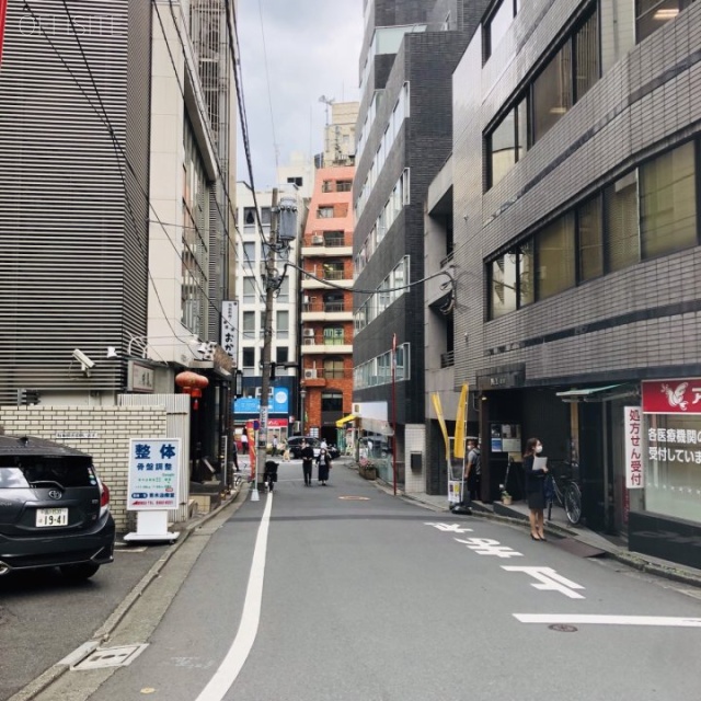 ディアシティ赤坂東館 ビル前面道路