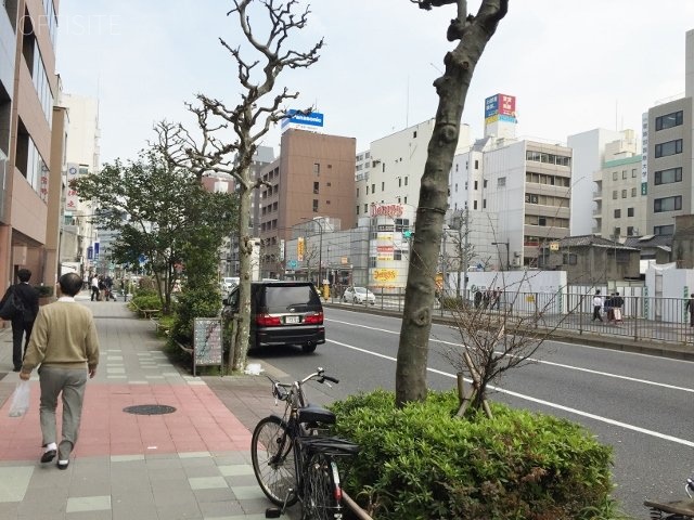 築地森田ビル ビル前面道路