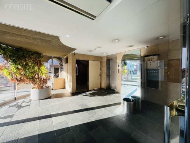 MFビル　エントランス