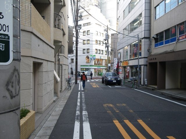 立花書房ビル ビル前面道路