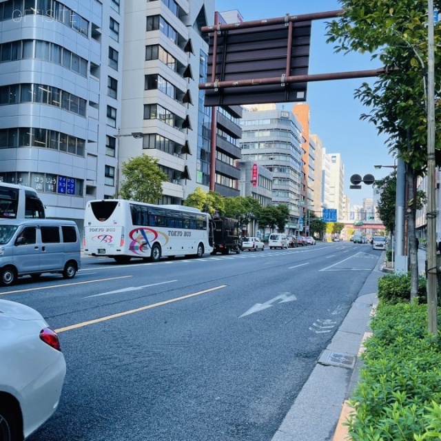 日本橋室町プラザビル 前面は江戸通り