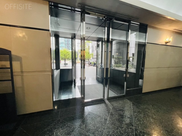 TTDビル エントランス(出口)