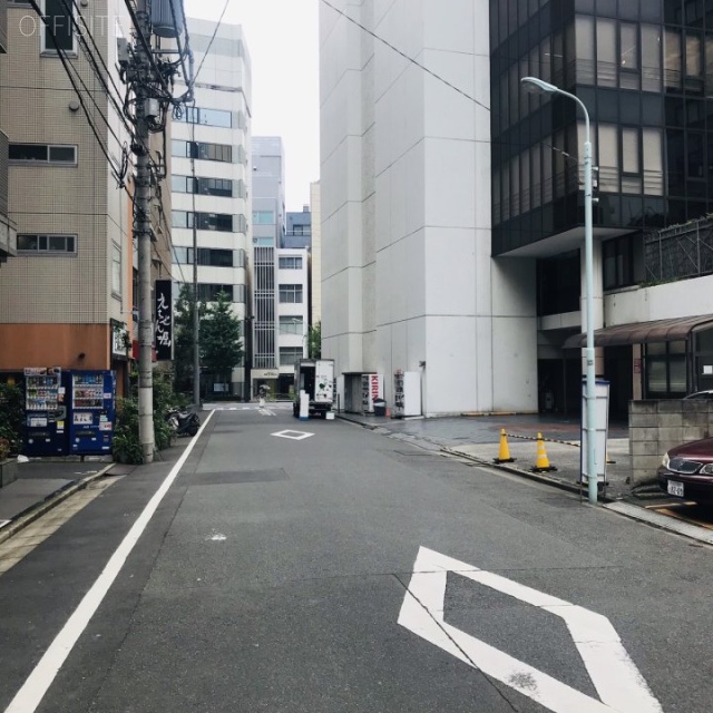 林ビル ビル前面道路