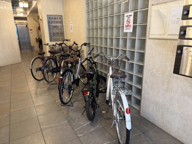 池之端ビル　駐輪スペース