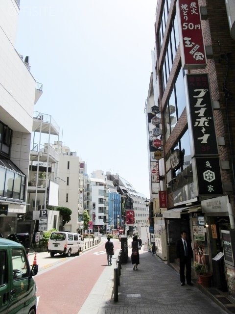丸正小林第二ビル ビル前面道路