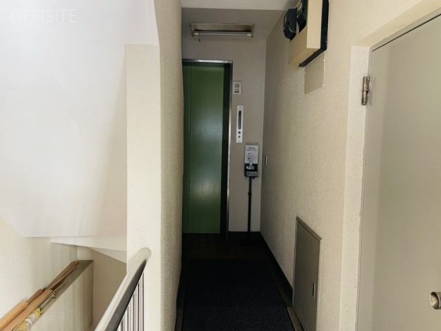 鷲田ビル　エントランス