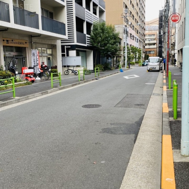 築地FTSビル ビル前面道路