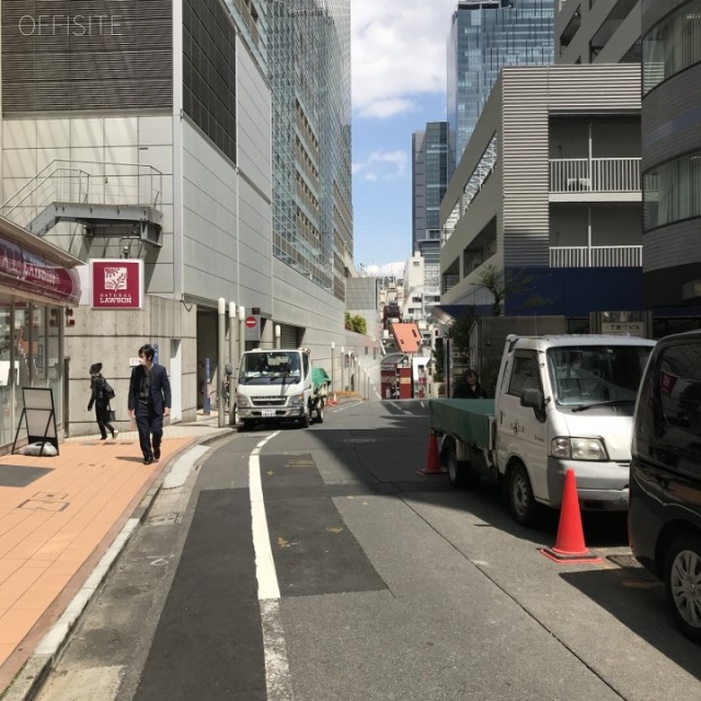 ノナカビル ビル前面道路