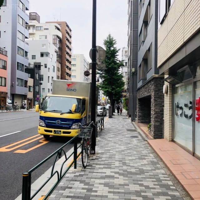外神田斉藤ビル ビル前面道路