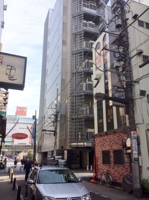 サンライズビル ビル前面道路
