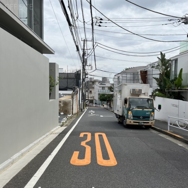 トレリ青葉台 前面道路