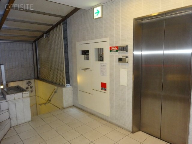 銀座2112ビル エントランス