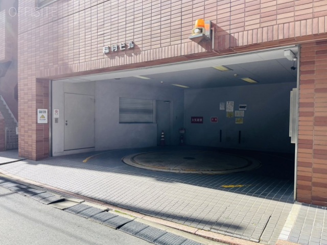 稲村ビル　駐車場