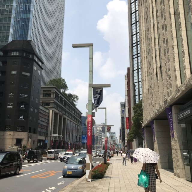 日本橋室町野村ビル ビル前面道路