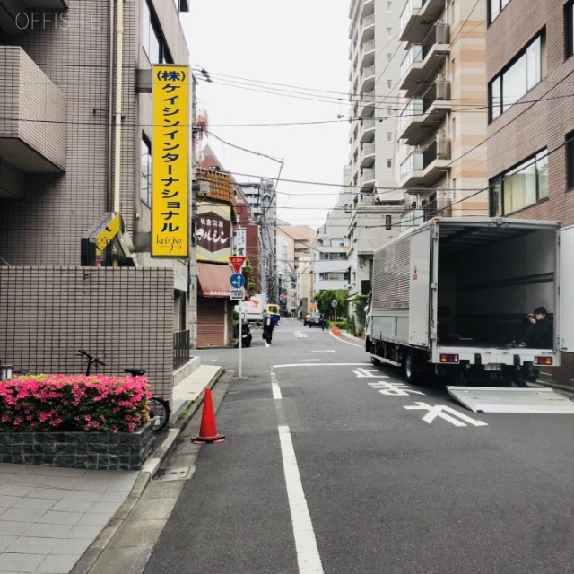 KTビル ビル前面道路
